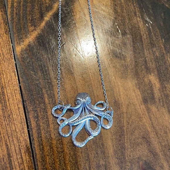 Octopus 🐙 necklace - Picture 4 of 4
